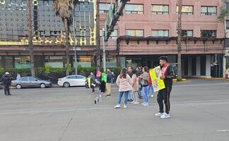 Bloquean avenida Revolución para exigir localización de joven desaparecida en Benito Juárez; protesta genera severas afectaciones viales al sur de la CDMX 