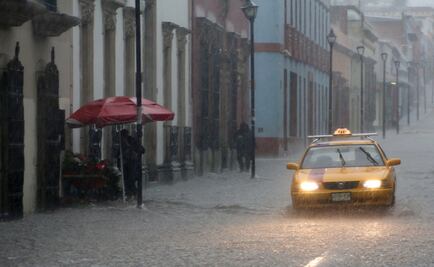Sedesol atiende afectados por lluvias en Oaxaca