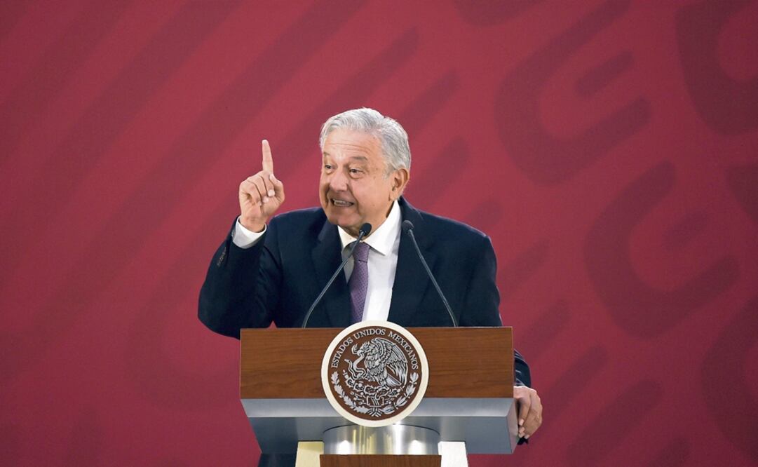 This type of crime, he added, resulted in 600 illegal fuel tappings a day, representing losses for more than 60 billion pesos - Photo: Alfredo Estrella/EL UNIVERSAL