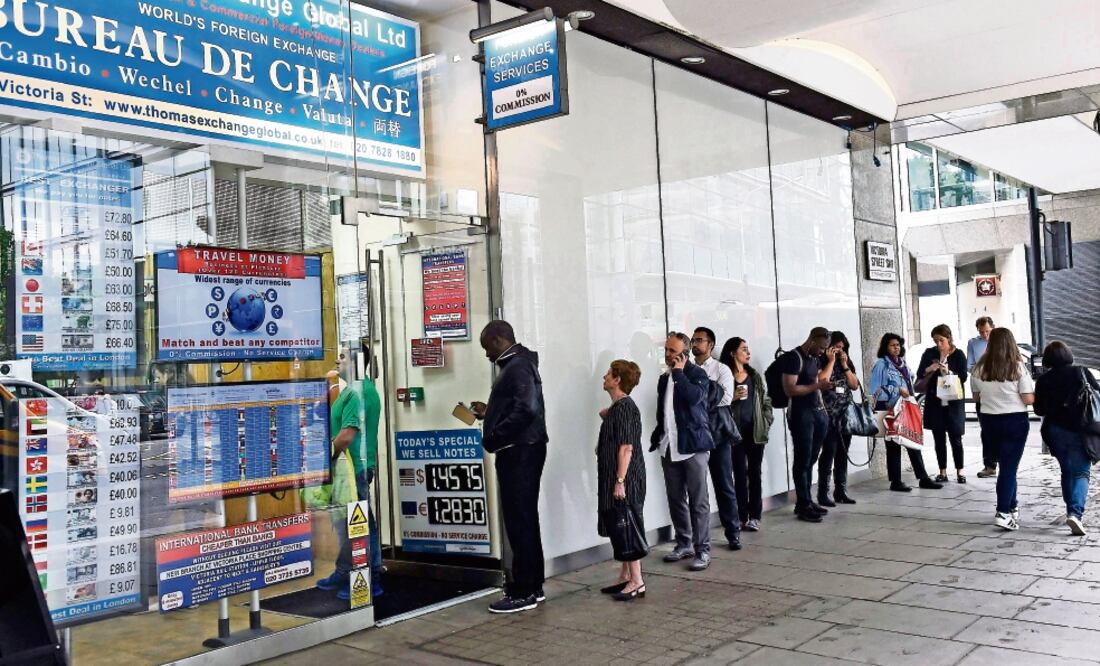 EDM dijo que para los inversionistas a largo plazo que supieron colocar sus recursos, el Brexit no les afecta, no así para quienes están expuestos a volatilidad (FACUNDO ARRIZABALAGA. EFE)