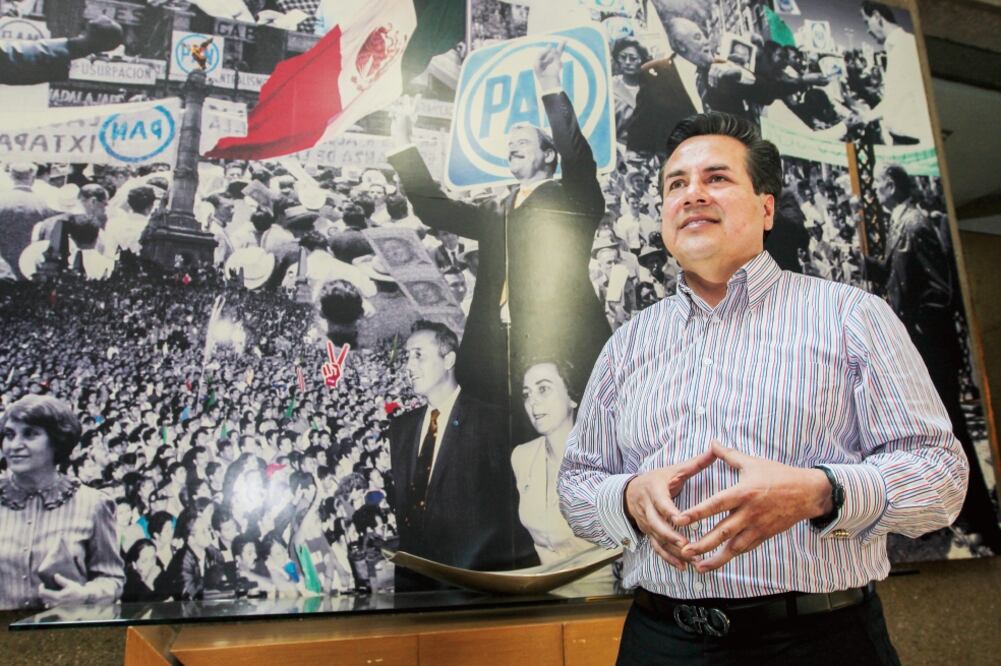 El dirigente estatal panista, Víctor Hugo Sondón dijo que esta semana el Instituto Electoral mexiquense deber confirmar la coalición PAN, PRD y MC (ARCHIVO. EL UNIVERSAL)