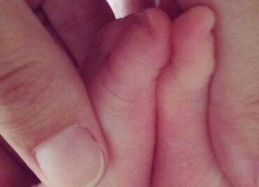 Elizabeth Álvarez y Jorge Salinas presumen sus mellizos