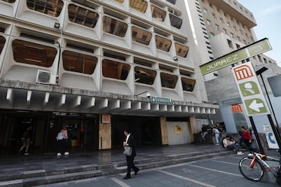 ¿Por qué hicieron los edificios del Metro que semejan vagones?