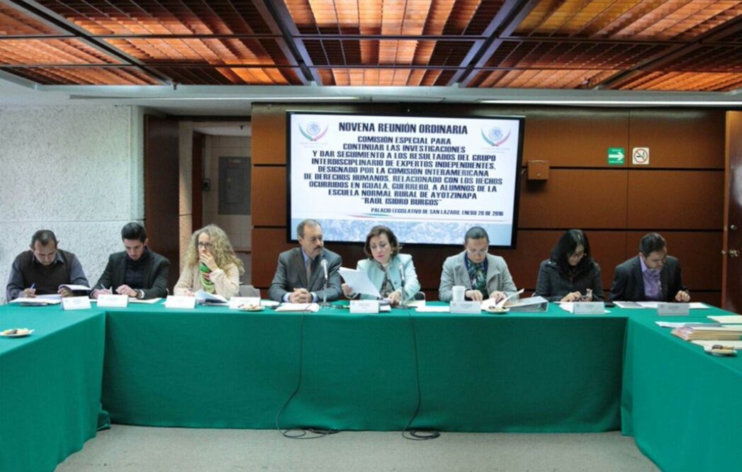 La Comisión Especial de Ayotzinapa de la Cámara de Diputados, aprobó elaborar el formato bajo el cual se regirá la reunión que sostendrán con los militares. Foto: @CanalCongreso