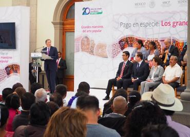 "Grandes maestros del arte" podrán pagar impuestos con sus obras: SAT