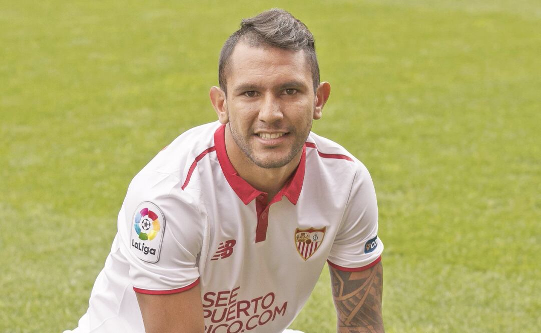 El volante jugó poco con el Sevilla. (TWITTER)