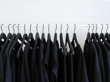 Tips para lavar ropa negra correctamente y que luzca como nueva