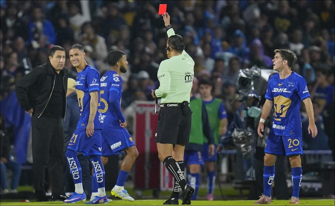 Uriel Antuna ofreció disculpas a Pumas por su expulsión y prometió no rendirse hasta conquistar la octava / FOTO: Imago7