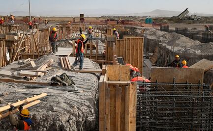 Industria automotriz, minería y construcción podrán operar antes del 1 de junio: Salud