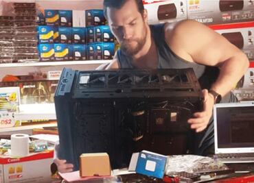 Henry Cavill, protagonista de The Witcher, te enseña cómo armar una PC Gaming