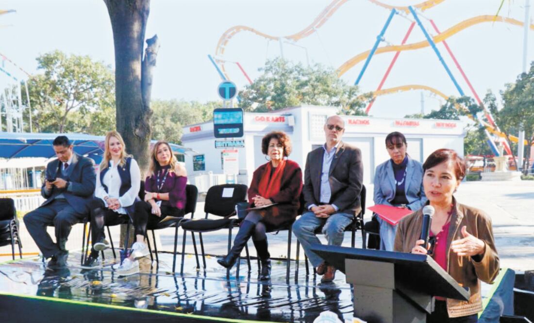 Funcionarios capitalinos asistieron a la presentación del Programa de Eliminación y Sustitución de Bolsas Plásticas y Desechables de Six Flags, ubicado en la alcaldía Tlalpan. Foto/ESPECIAL