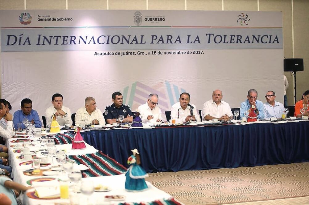 El gobernador de Guerrero, Héctor Astudilo, se reunió con integrantes del Consejo Interreligioso en el Fórum Mundo Imperial.