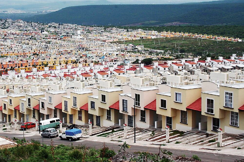 El titular de la Canadevi, Manuel González, llamó a las autoridades capitalinas a garantizar el acceso a vivienda accesible en la capital (ARCHIVO EL UNIVERSAL)