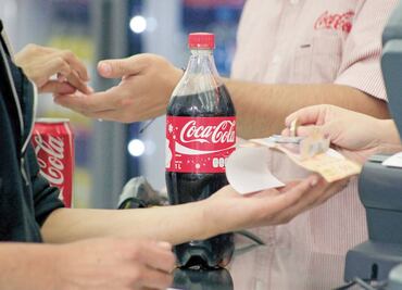 Escasez de componentes electrónicos también afecta a Coca-Cola Femsa, asegura la empresa