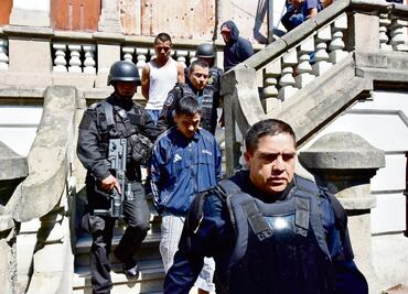 Hallan túneles en casona invadida de la Roma Norte