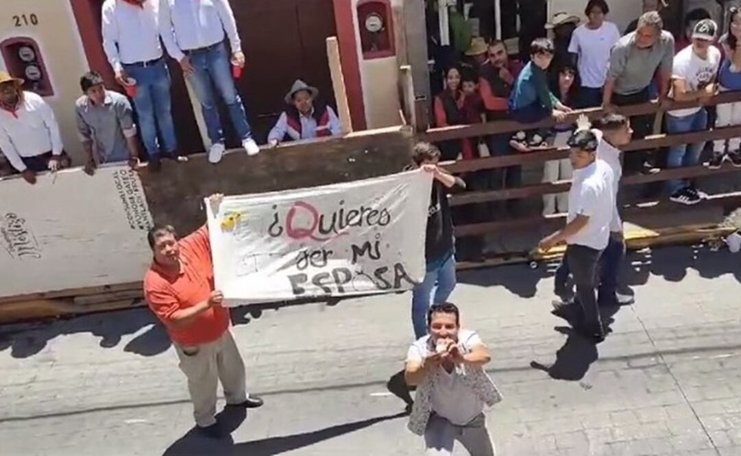 Piden matrimonio en La Huamantlada 2023. Foto: Especial