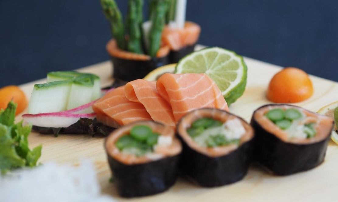Este sushi tiene pescado hecho en un laboratorio. Foto: Instagram @wildtypefoods