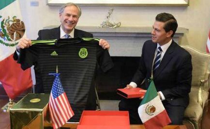 Peña regala playera de México a gobernador de Texas