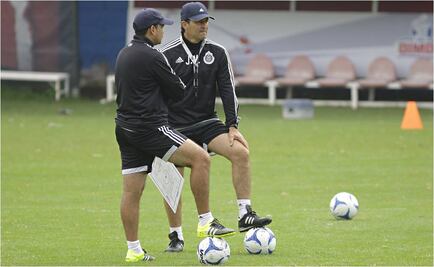 "Chepo" trabaja con normalidad pese a rumores de su salida