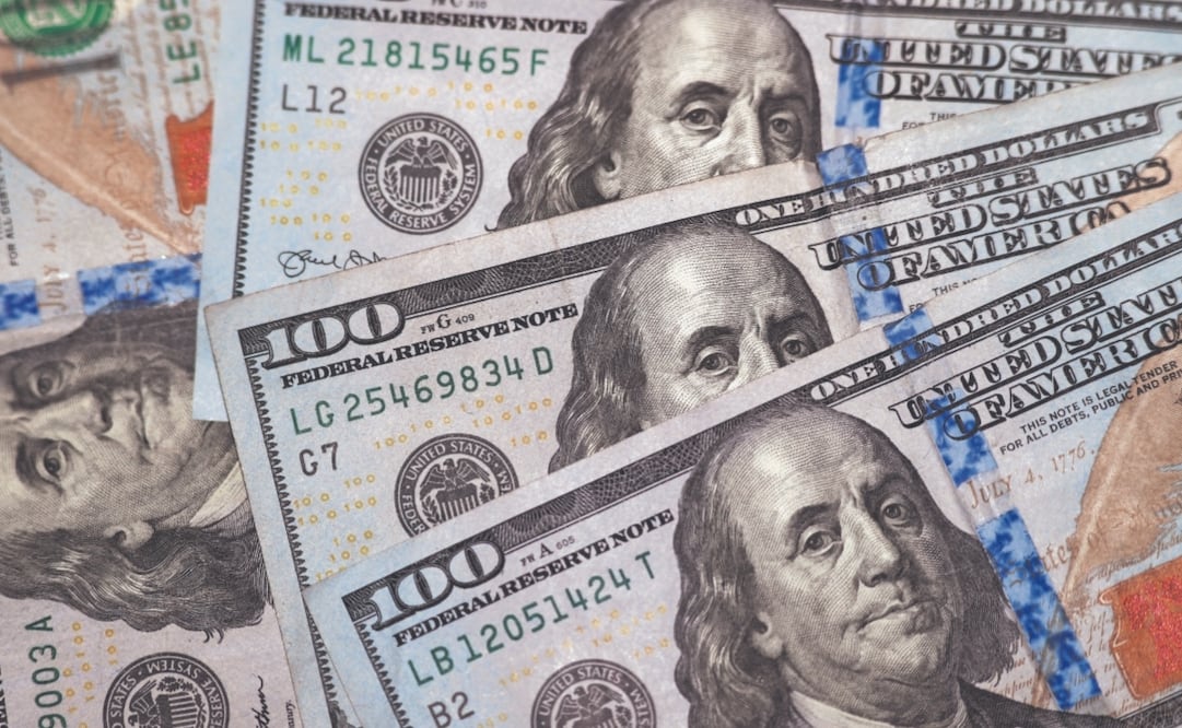 El dólar ha perdido 2.3% de su valor ante el peso en lo que va de agosto. Foto: Archivo/ EL UNIVERSAL
