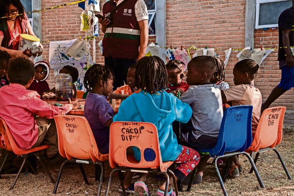 México tiene las herramientas para mejorar las condiciones de atención educativa, cobertura y calidad de aprendizaje de niños y adolescentes migrantes, según la UNICEF. Foto: Archivo / EL UNIVERSAL