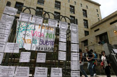 Corte de Colombia aprueba "vía rápida" para implementar acuerdo de paz