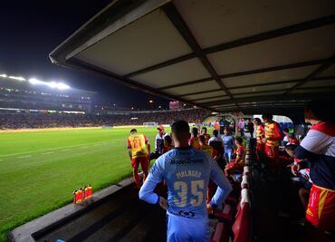 Detienen el Monarcas vs León por el grito de "Eh pu..."
