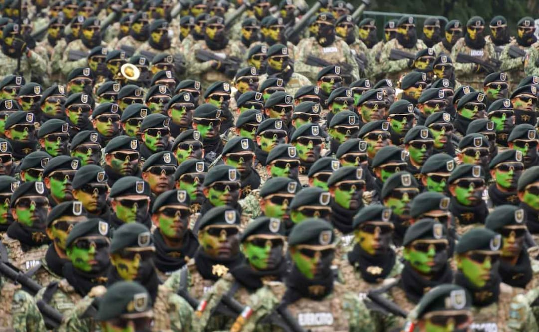 Elementos del Ejército, Fuerza Aérea y Guardia Nacional (GN) realizan prácticas para el desfile del 16 de septiembre (31/08/2026). Foto: Karla Guerrero / EL UNIVERSAL