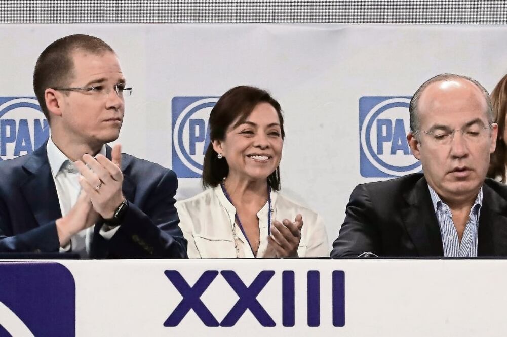 Ricardo Anaya Cortés, presidente nacional del PAN; Josefina Vázquez Mota, candidata presidencial del blanquiazul en los comicios de 2012, y Felipe Calderón Hinojosa, ex presidente de México, durante la Asamblea Ordinaria del PAN (ALEJANDRO ACOSTA)