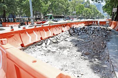 Piden a juez cerrar zanjas por Metrobús en Reforma