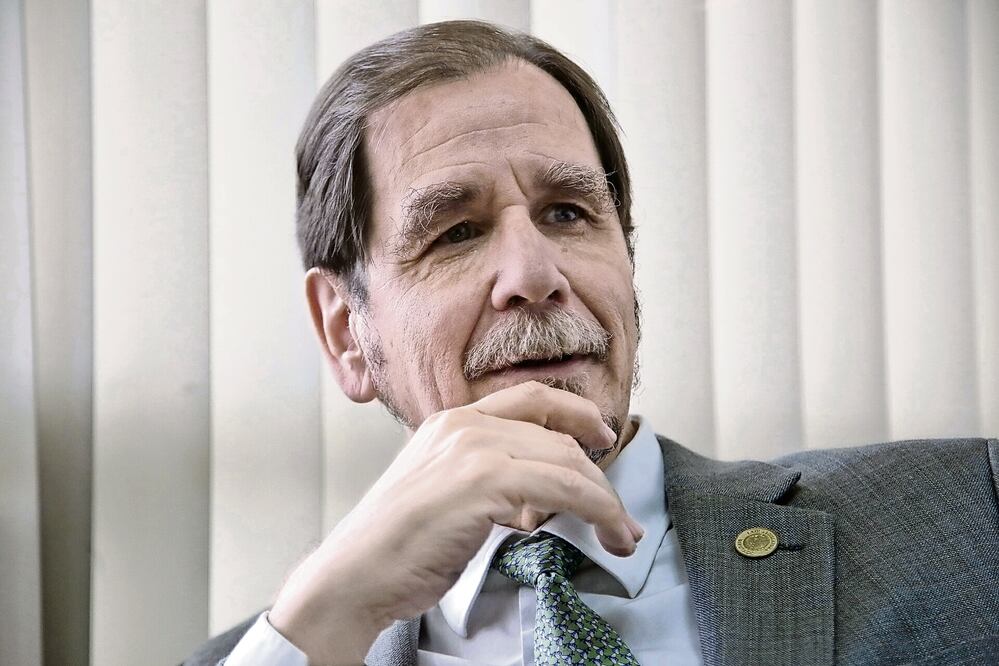 Esta madrugada, el líder del PRD, Agustín Basave, planteó su renuncia por carecer de apoyo en el tema de las alianzas electorales en varios estados. (Foto: Archivo/El Universal)