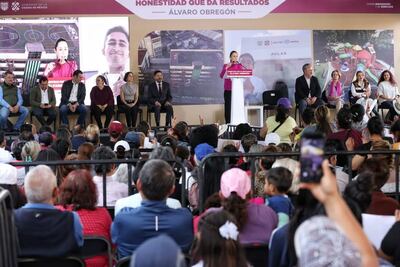 "No entienden que uno ande recorriendo las colonias", dice Sheinbaum en asambleas en ÁO y Coyoacán