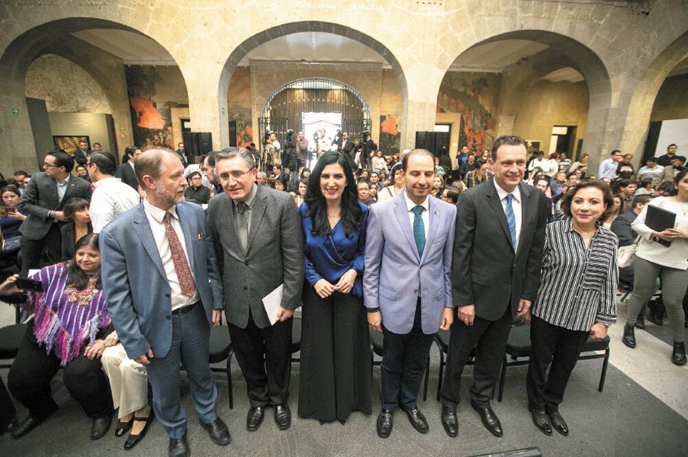 El representante en México del Alto Comisionado de la ONU para los Derechos Humanos, Jan Jarab, y el presidente de la CNDH, Luis Raúl González, acudieron al informe de la senadora Kenia López (centro). Foto: GERMÁN ESPINOSA. EL UNIVERSAL