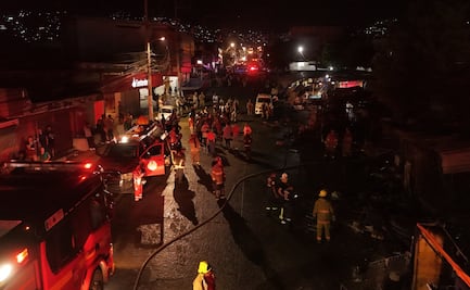 Incendio consume 30 puestos en el Mercado Central de Acapulco; no se registraron muertos ni heridos