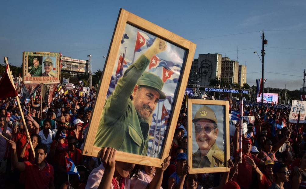 El expresidente cubano Raúl Castro, de 95 años, reapareció en un acto en La Habana con motivo del centenario de su hermano Fidel Castro. Foto: AFP