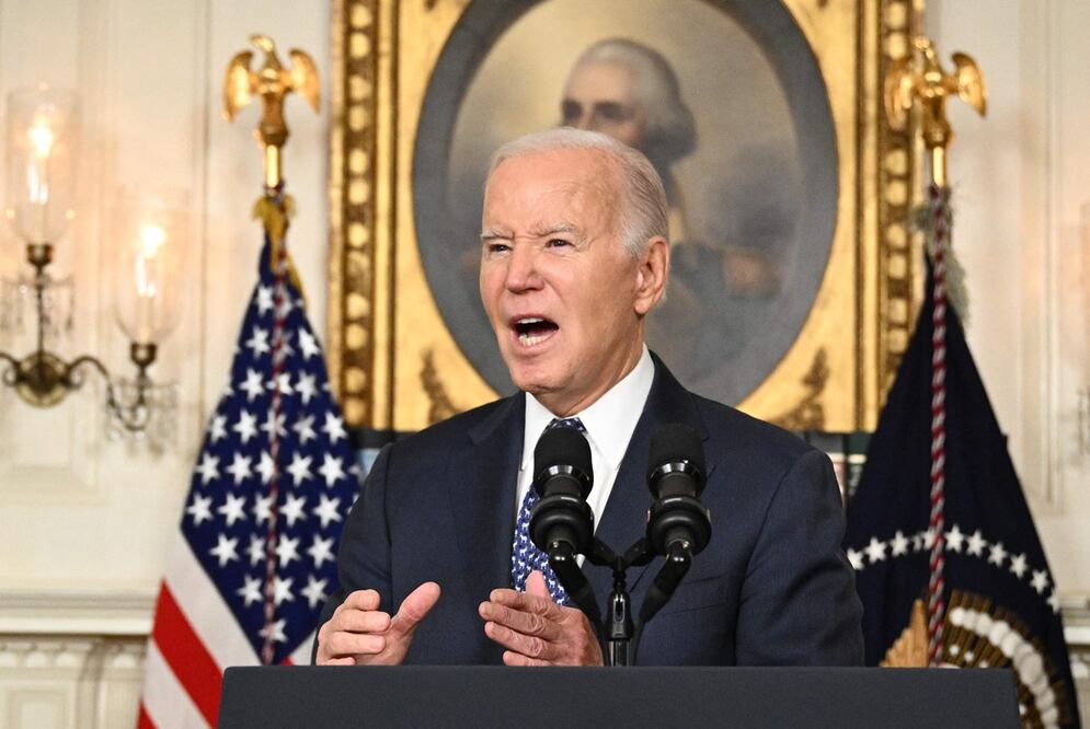 El presidente de Estados Unidos, Joe Biden, responde preguntas sobre Israel después de hablar sobre el informe del Asesor Especial en la Sala de Recepción Diplomática de la Casa Blanca en Washington. Foto: AFP