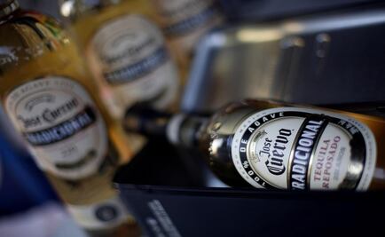 Acciones de José Cuervo suben más de 8% en su debut en Bolsa