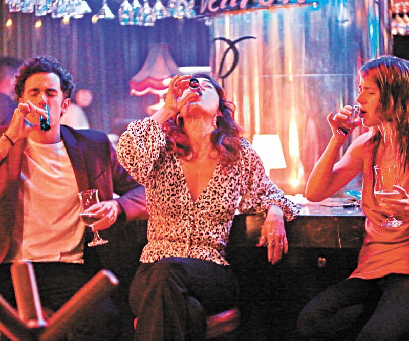 La serie cuestiona los roles de mujeres y hombres. Foto: AMAZON PRIME VIDEO 