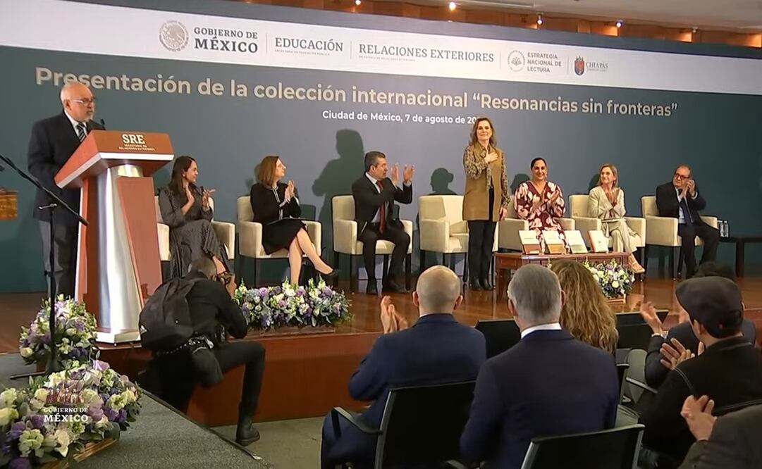 Beatriz Gutiérrez Müller en la presentación de la colección internacional “Resonancias sin fronteras”. Foto: Captura