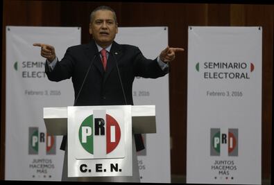 Jóvenes, la mejor ruta en la revolución digital del país: Beltrones