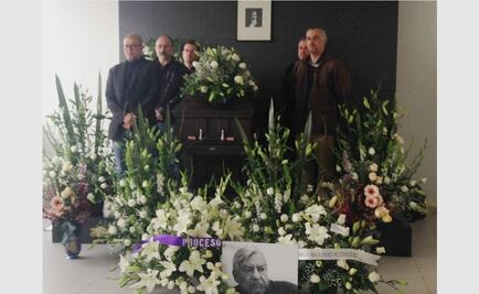 Caricaturistas hacen guardia de honor a Rogelio Naranjo