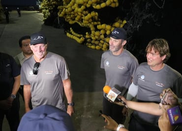 Mexicanos rescatan a neozelandeses tras 18 horas de naufragio