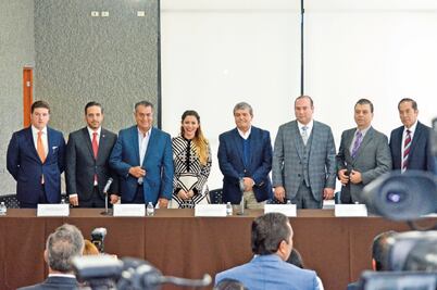 Pide licencia "El Bronco" para buscar la Presidencia