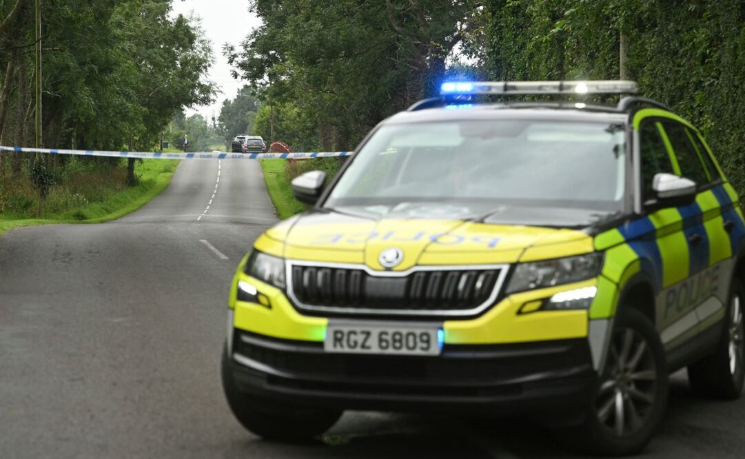 La escena en el área de Drummeer Road de Maguiresbridge, Irlanda del Norte, el miércoles 23 de julio de 2025, después de un tiroteo. Foto: AP