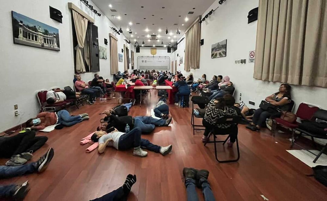 Decidieron quedarse en la Sala de Usos Múltiples, ubicado en Plaza de la Constitución. Foto: Especial