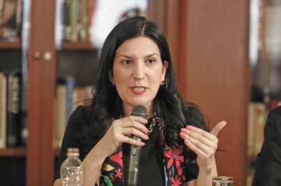 Lamenta senadora negativa oficial para cumplir tratados