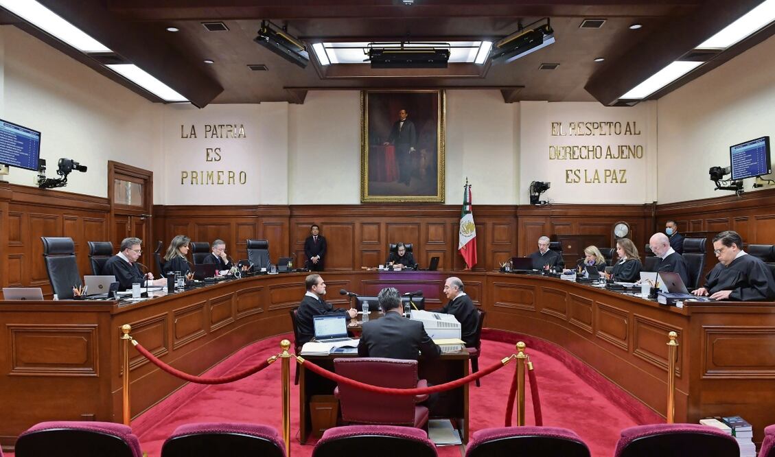 Datos del último tabulador de sueldos publicado en el Diario Oficial de la Federación en 2023 indican que los 11 ministros reciben un sueldo mensual neto de 206 mil 948 pesos libres de impuestos. Foto: Especial