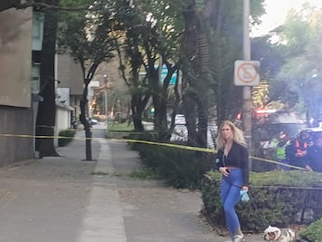 Mujer muere tras caer del octavo piso de un edificio ubicado en Circuito Interior; se desconoce identidad de la víctima 