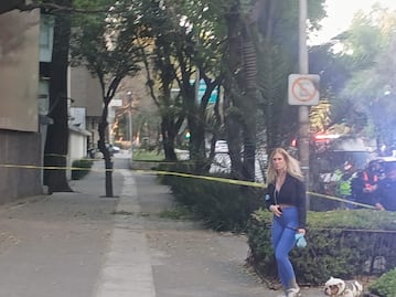 Mujer muere tras caer del octavo piso de un edificio ubicado en Circuito Interior; se desconoce identidad de la víctima