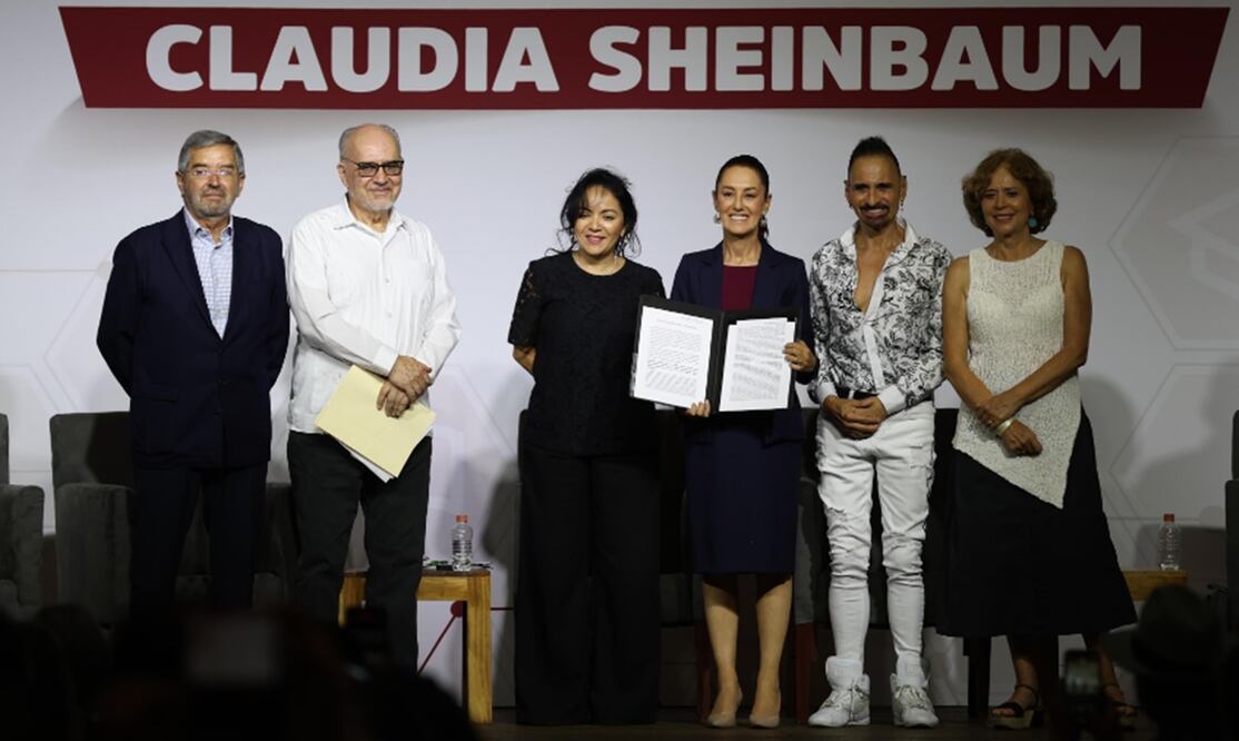 Académicos, intelectuales, científicos y artistas firmaron un desplegado en el cual llaman a votar por la candidata presidencial de la coalición Sigamos Haciendo Historia, Claudia Sheinbaum. Foto: Diego Simón Sánchez/EL UNIVERSAL